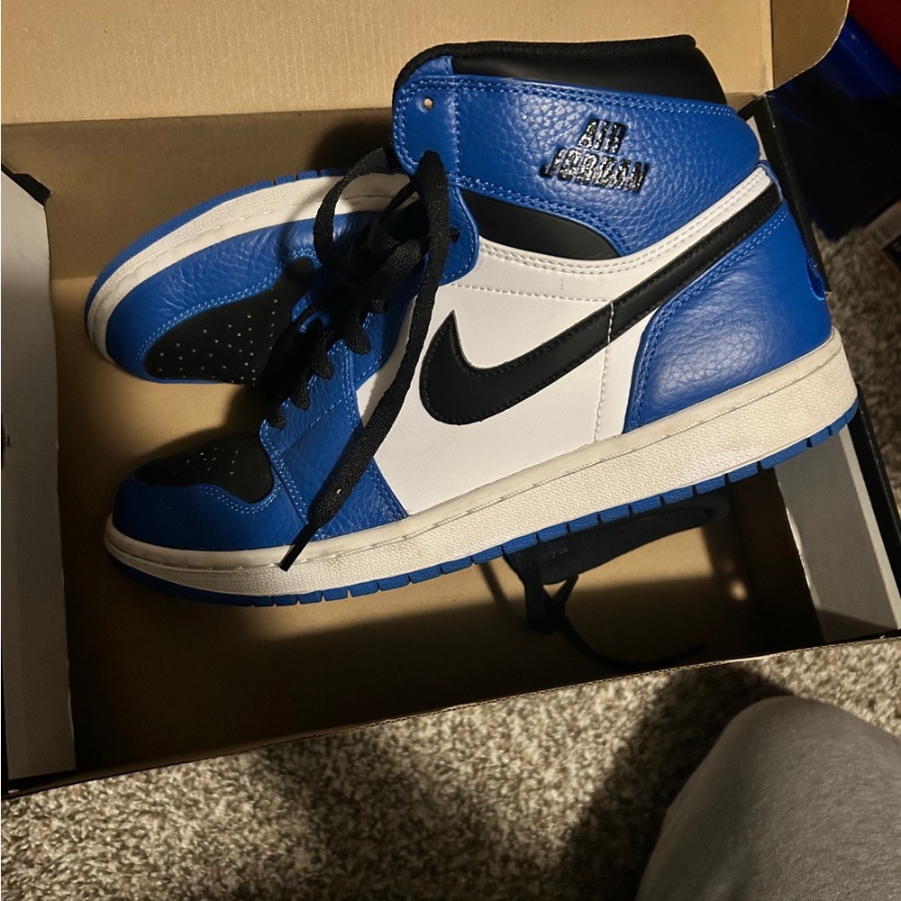 Jordan Retro High Black Sneakers